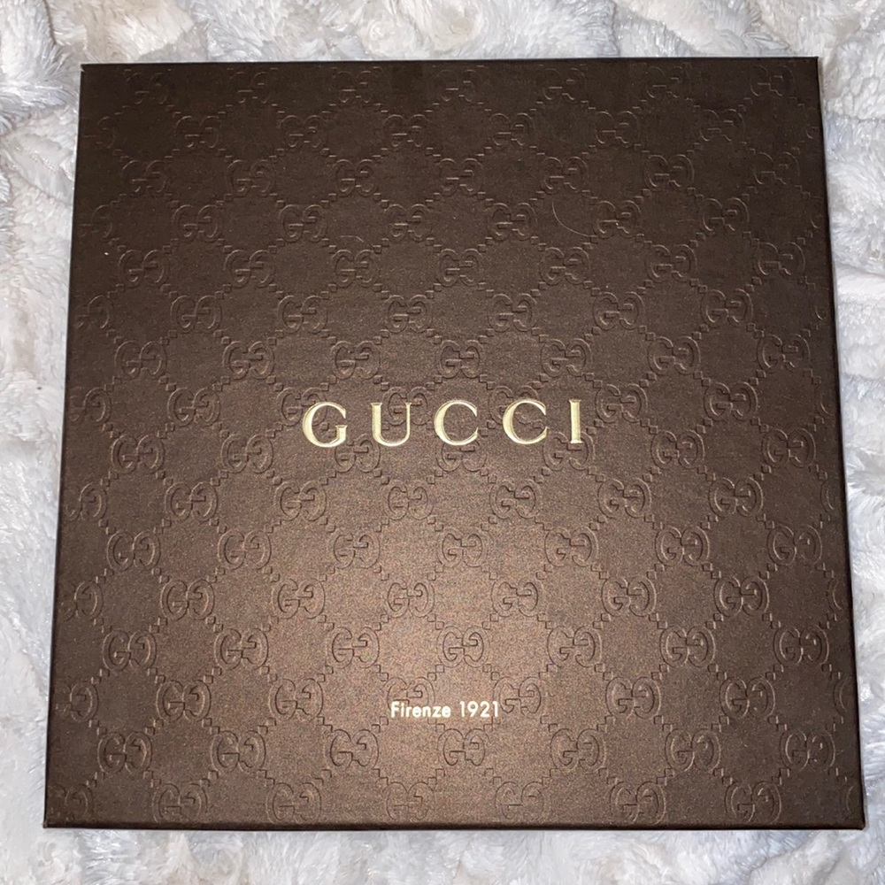 Gucci box